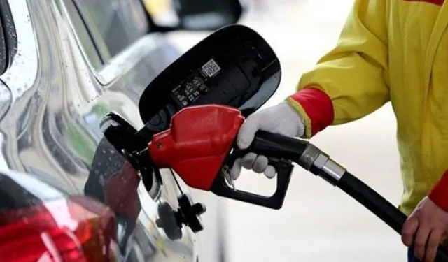 Araç Sahiplerine Kötü Haber: Motorine Gece Zammı Geldi