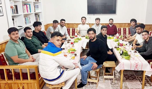 Şefaatli’de Kalpten Kalbe Köprü Kuruldu: Arkadaşlık ve Dostluk Sohbeti Gerçekleşti