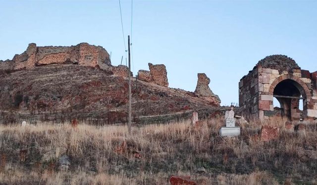Yozgat’ta Tarihi 13. Yüzyıla Uzanan Muşalikalesi Dron ile Havadan Görüntülendi