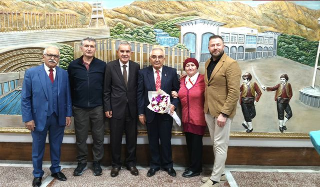 Yozgatlı Dernekler Federasyonu Genel Sekreteri Hikmet Selvi’ye Üstün Hizmet Ödülü