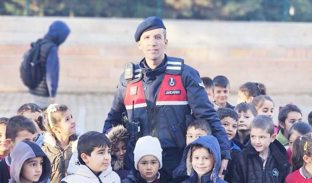 Akdağmadeni’nde Çocukların Güvenliği İçin Kritik Adım: Jandarma Sahada