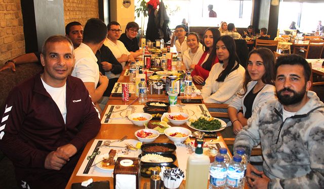 Yozgat Bilek Güreşi Takımı Şampiyona Öncesi Zafer Türk Mutfağı’nın Konuğu Oldu