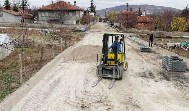 Çekerek’te yollar baştan sona yenileniyor: Çalışmalar hız kazandı!