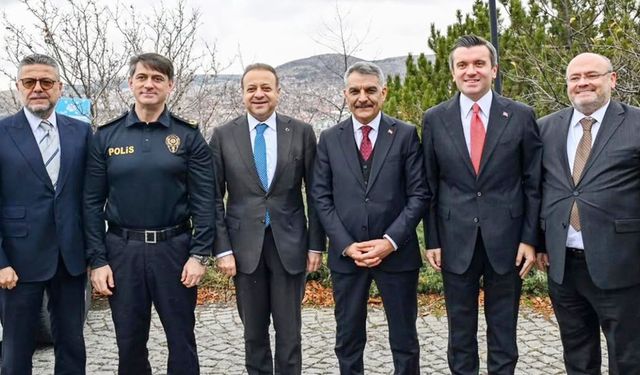 Yozgat’a üst düzey ziyaret! Egemen Bağış’tan Yozgat Emniyet Müdürü Necmettin Koç’a tebrik!