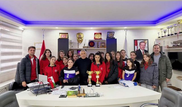 Genç Voleybolcular Şefaatli’ye Gurur Yaşattı!