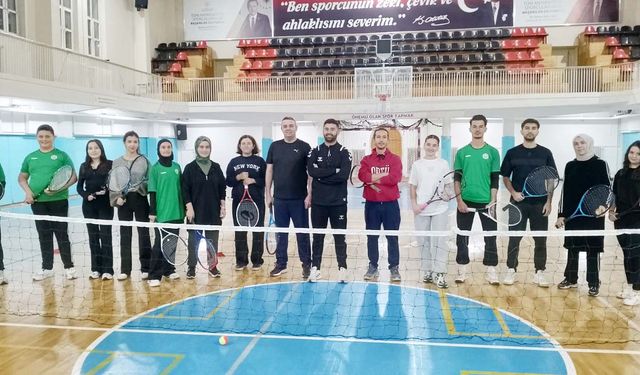 Yozgat'ta Tenis Sporu Büyük İlgi Görüyor: Akademik Destek Sürüyor!