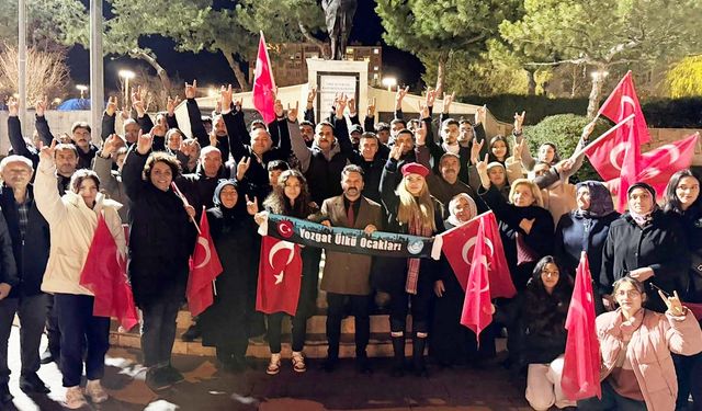 Yozgat Meydanı Betül Zararsız İçin Kırmızı-Beyaza Büründü!