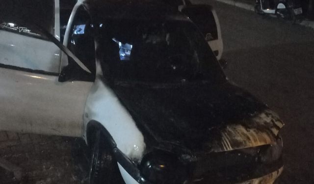 Yozgat’ta Park Halindeki Otomobil Alevlere Teslim Oldu