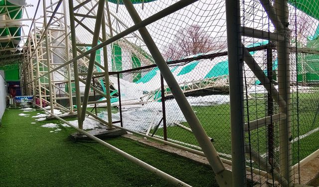 Yozgat'ın o ilçesinde halı saha çöktü