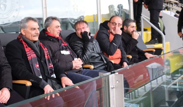 Bozokspor’lu Futbolcu Yozgat İl Başkanına Para İşareti Yaptı