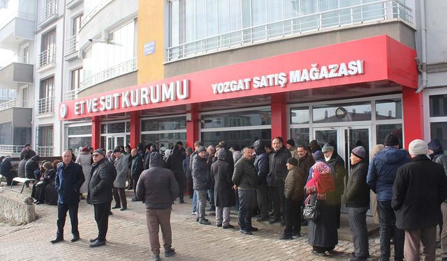 Yozgat’ta Ramazan Öncesi Uygun Fiyatlı Et İçin Uzun Kuyruklar Oluştu!