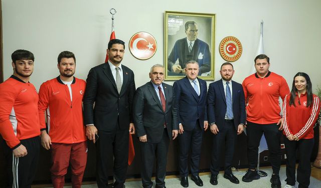 Türkiye Güreş Federasyonu’ndan Bakan Bak’a TBMM Ziyareti