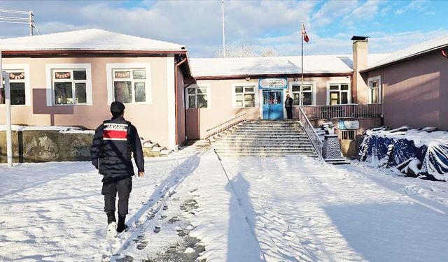 Akdağmadeni’nde Jandarma Alarmda! Denetimler Tek Tek Sürüyor!