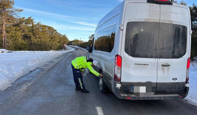 Yozgat’ta Kış Lastiği Denetimleri Sıklaştırıldı: Jandarmadan Sürücülere Uyarı