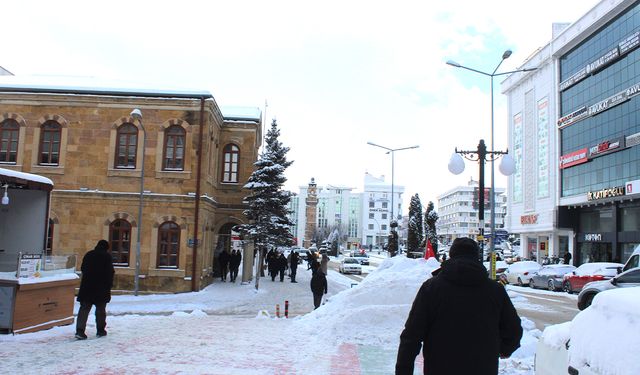 Yozgat’ta 2026’nın İlk Gününde Mikrofon Vatandaşta