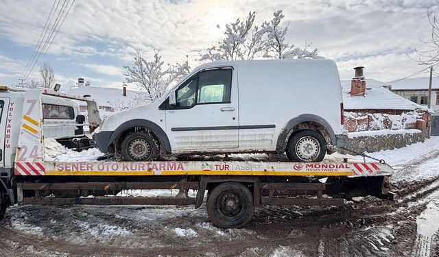 Akdağmadeni’nde Jandarmadan Trafik Denetimi: Hacizli Araç Trafikten Men Edildi