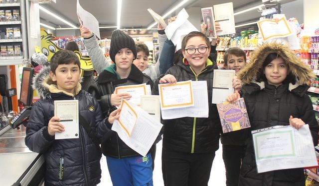 Gimat’tan Eğitime Anlamlı Destek: Karnesini Getiren Çocuklara Kitap Sürprizi