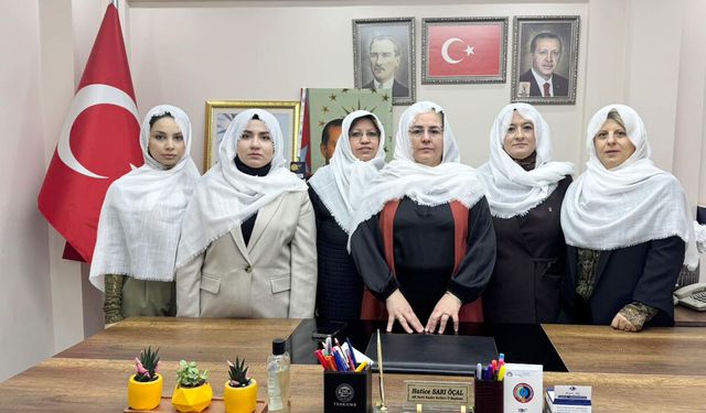 AK Parti Yozgat Kadın Kolları’ndan Zeynep Güneş’e Destek: “Kadınların Kıyafeti Değil Emeği Konuşulur”