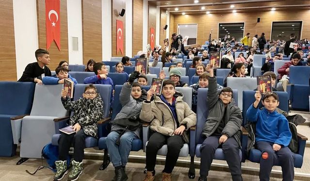 Yozgat’ta Edebiyat Rüzgarı: Kınalı Hasan Ortaokulu Öğrencileri Yazar Miyase Sertbarut ile Buluştu