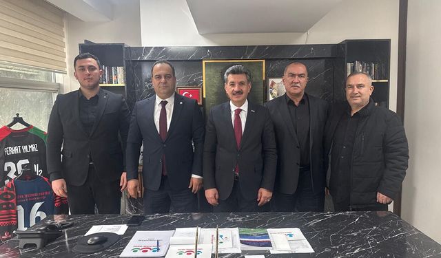 Yozgatlı siyasi parti genel başkanını hemşehrileri yalnız bırakmıyor