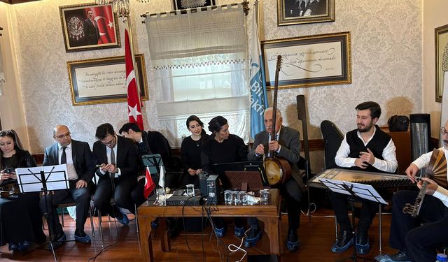 Gönüllerde Birlik Vakfı Kültür-Sanat Etkinliğinde Manevi Atmosfer