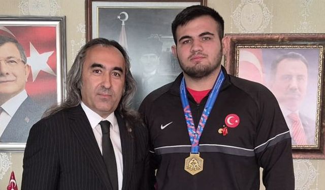 Yozgatlı Güreşçi Bostan’a Tebrik