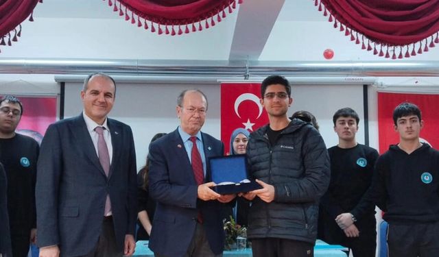 Gazeteci-Yazar Yusuf Kaplan Pursaklar Fen Lisesi’nde Öğrencilerle Buluştu