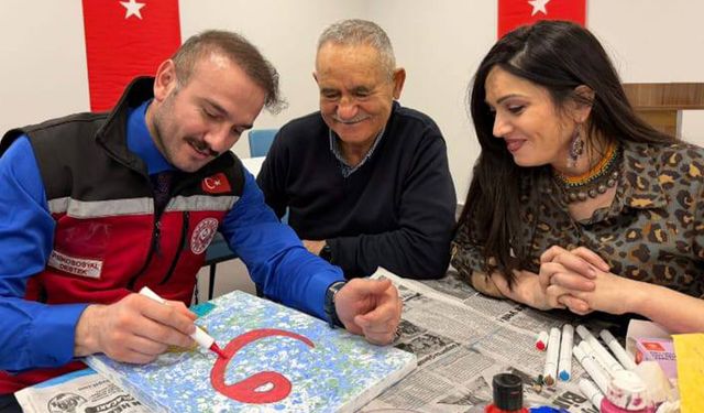 Yozgat’ta Ebru Kursları Devam Ediyor