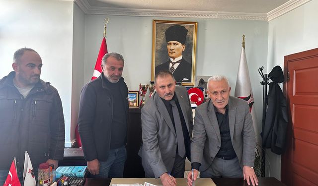 Yenifakılı Belediyesi’nde Emekçilerin Yüzü Güldü! Toplu İş Sözleşmesi İmzalandı