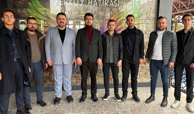 AK Parti Yerköy Gençlik Kolları’nda Görev Değişimi: Ömer Özgür Öndeş Başkanlığa Atandı