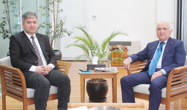 TBMM Eski Başkanı Cemil Çiçek’ten Yozgat’a Tarihi Mesajlar: "Siyaset, Mümkün Olan Doğruyu Yapmaktır"