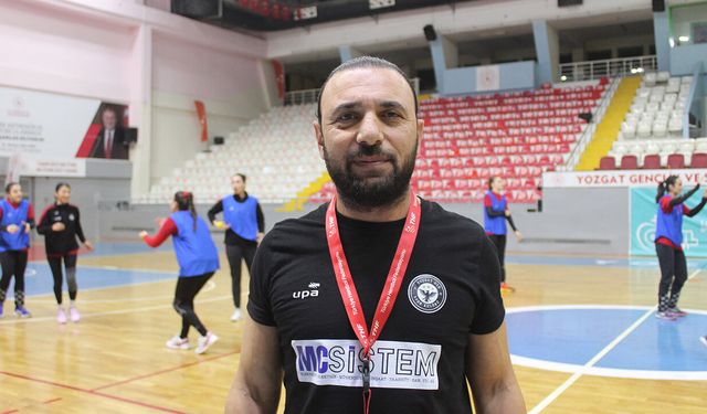 MC Sistem Yozgat GSK Kadın Hentbol Takımı Süper Lig’e Yükseldi: Antrenör Enis Atmaca’dan Gurur Dolu Açıklama