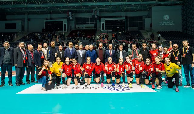 Yozgat’ın Hentbol Başarısına Tribünler Tek Yürek Oldu