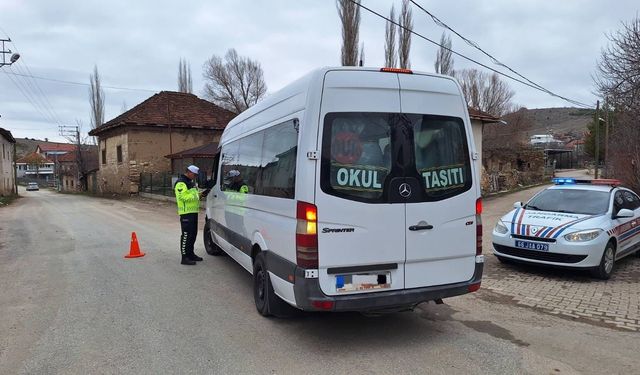 Yozgat’ta Okul Servislerine Sıkı Denetim! Jandarma Tek Tek Kontrol Etti