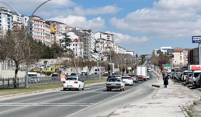 Yozgat’ta yan yol karmaşası: kırmızı ışıkta beklemek zor geliyor!