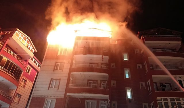 Sorgun’da Apartmanın Teras Katında Yangın Paniği