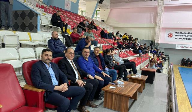 Yozgat’ta Okul Sporları Basketbol Yıldızlar Yarı Final Heyecanı Başladı