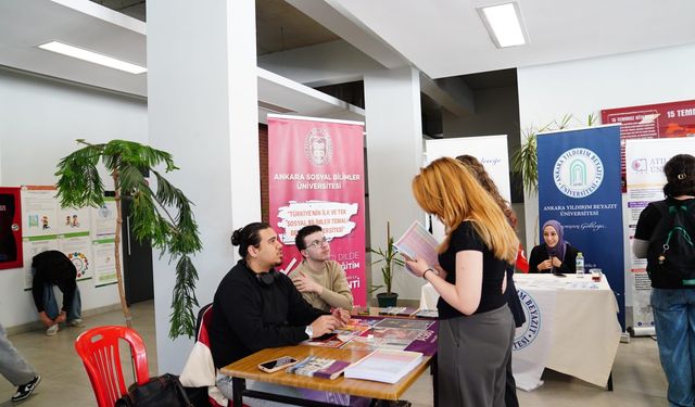 ASBÜ, Gazi Anadolu Lisesi Kariyer Günleri’nde Üniversite Adaylarıyla Buluştu