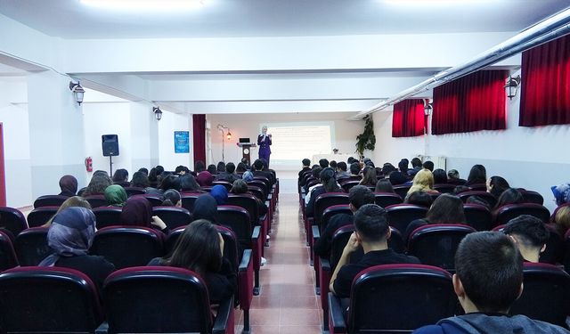 Yozgat'ta eğitimler devam ediyor: Aile içi iletişimin şifreleri masaya yatırıldı