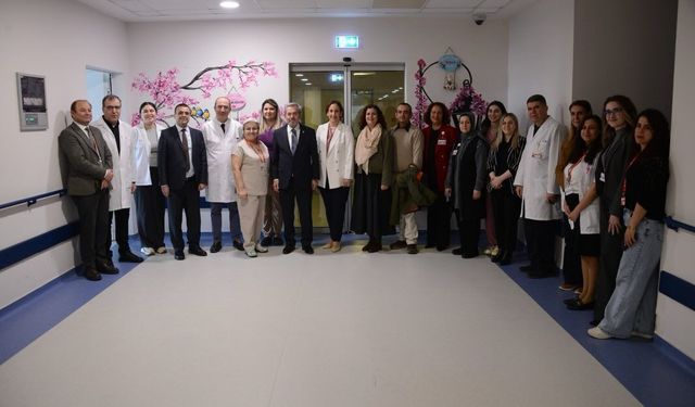 Ankara Üniversitesi Rektörü Prof. Dr. Necdet Ünüvar’dan Onkoloji ve Çocuk Hastanesine Ziyaret