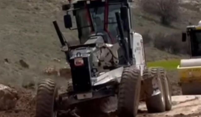 Boğazlıyan Yoğunhisar Köyü Yolunda Bakım Çalışması: Trafik Geçici Süreyle Durduruldu