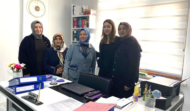 Çekerek’te Avukatlar Günü Ziyareti: AK Parti Kadın Kolları’ndan Anlamlı Kutlama
