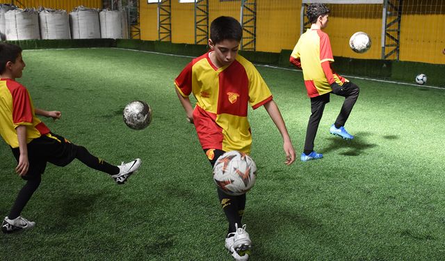Yozgat Göztepe Futbol Okulu Geleceğin Yıldızlarını Yetiştiriyor: Kayıtlar Devam Ediyor