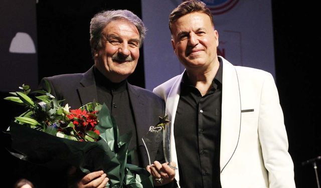 İstanbul’da Türk Sanat Müziği gecesi büyüledi! Hüsamettin Elçi eserleri gönüllere dokundu