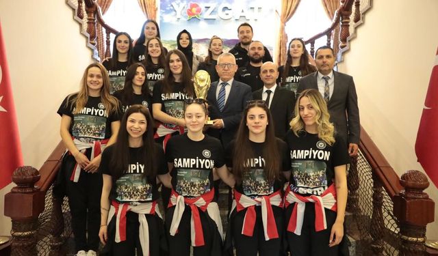 Yozgat Belediye Başkanı Arslan GSK Hentbol Takımını Ağırladı