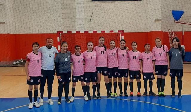 Sorgun Milli Egemenlik Ortaokulu Kız Takımı Grup İkincisi Oldu