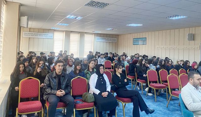 Yozgat’ta Ülkü Ocakları’ndan UZEM Tanıtımı: Öğrencilere Dijital Eğitim Desteği