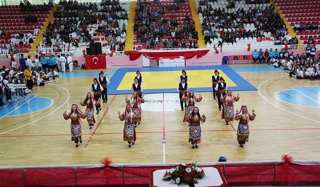 Yozgat’ta 19 Mayıs Coşkusu: Yiğitler Şehrinde Dev Gençlik ve Spor Şöleni Hazırlığı