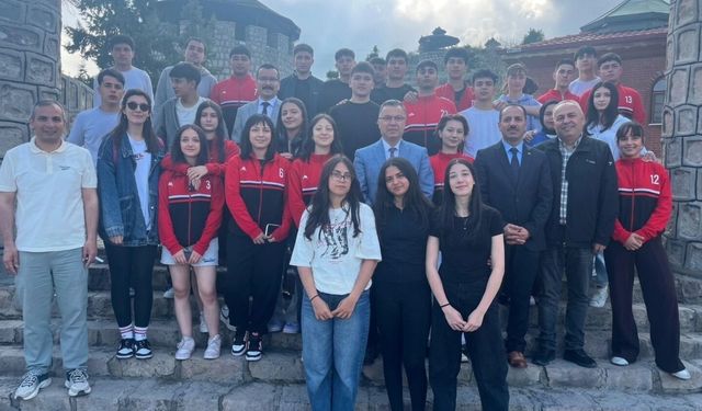 Yozgat Çekerek’te Liseler Arası Rafting Şampiyonası Tamamlandı: Osman Durmaz Fen Lisesi Zirveye Damga Vurdu
