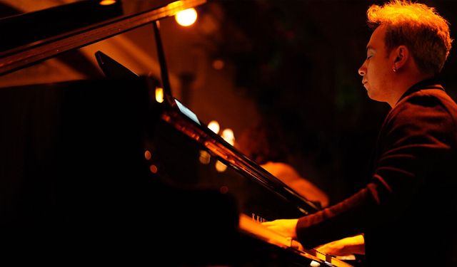 Aksaray’da Mum Işığında Sanat Şöleni: Candela Concert Müzikseverlerle Buluşuyor
